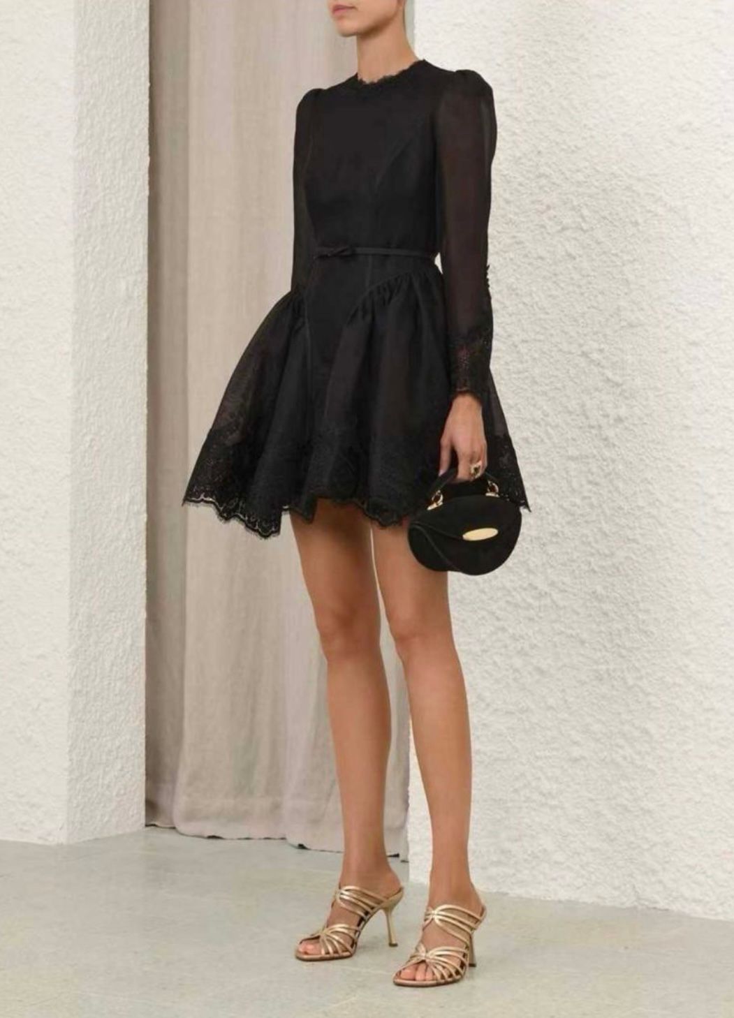 Vestido preto rodado